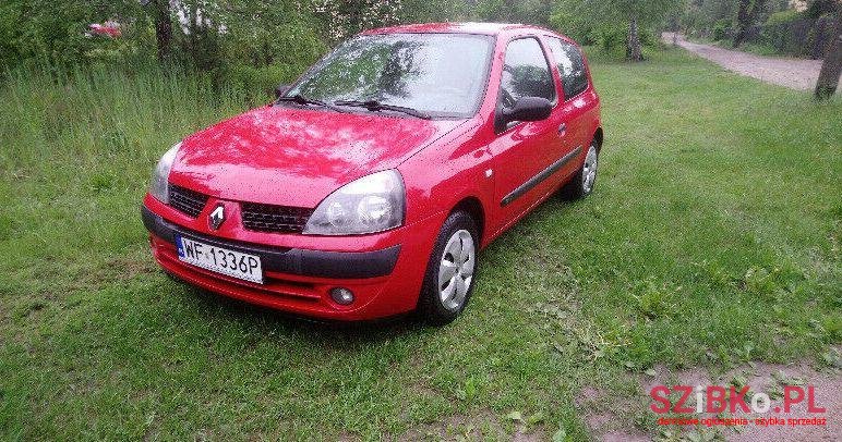 2002' Renault Clio photo #1