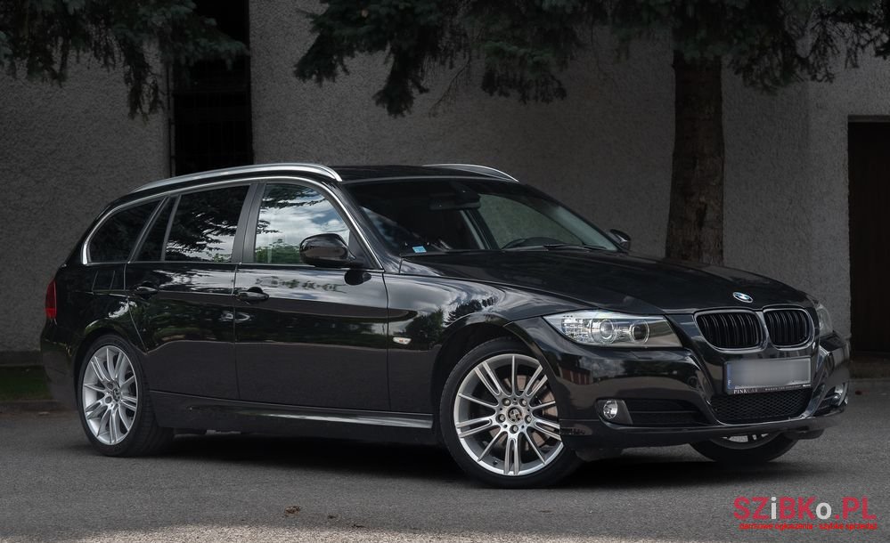 2010' BMW 3 Series photo #2