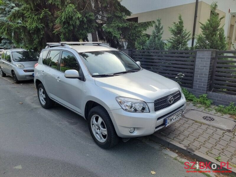 2007' Toyota RAV4 photo #3