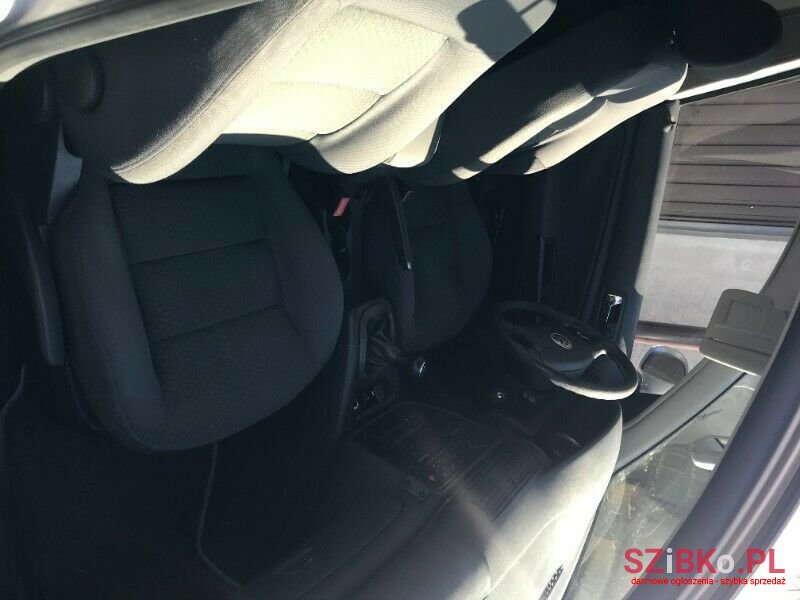 2004' Volkswagen Passat photo #2