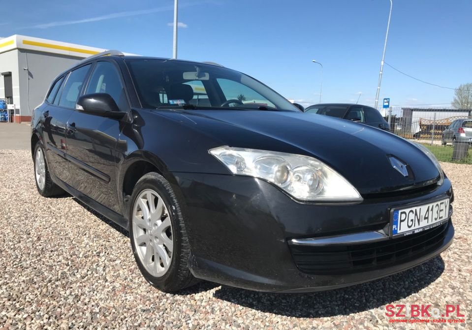 2010' Renault Laguna photo #1