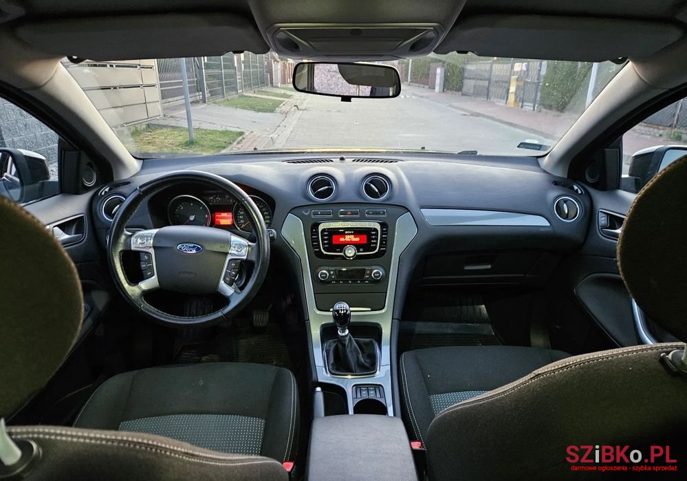 2010' Ford Mondeo 2.0 Tdci Ambiente photo #4