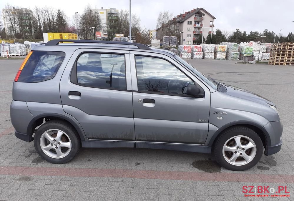2005' Suzuki Ignis photo #4