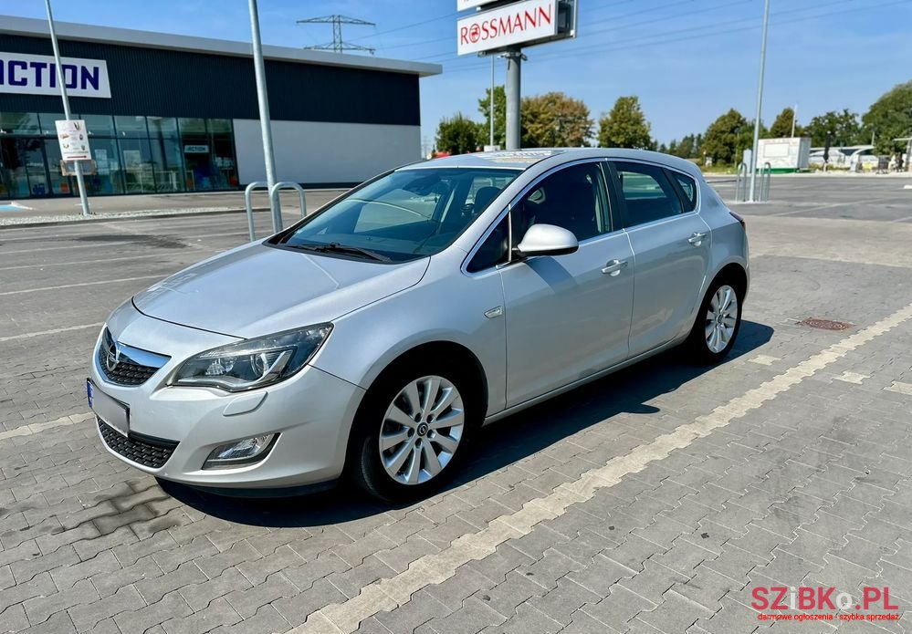 2010' Opel Astra Iv 1.7 Cdti Enjoy photo #1