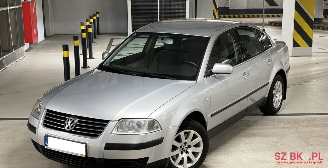 2001' Volkswagen Passat photo #1
