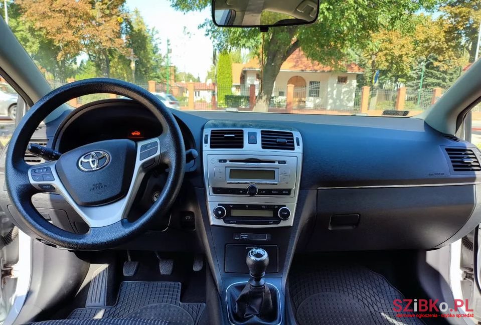 2012' Toyota Avensis photo #5