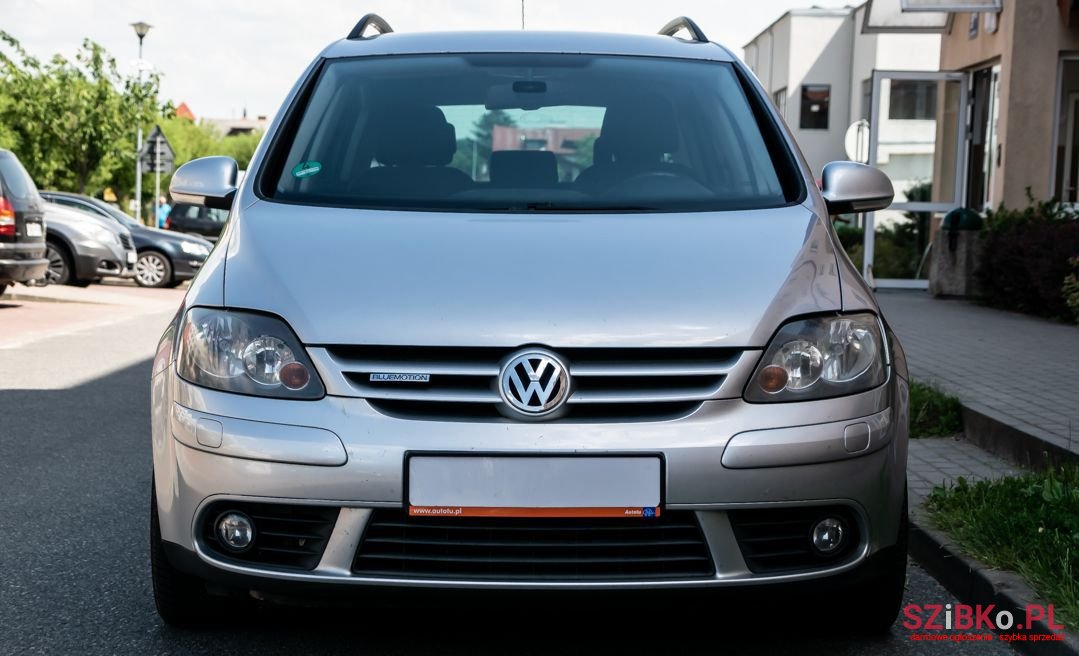 2008' Volkswagen Golf Plus photo #2