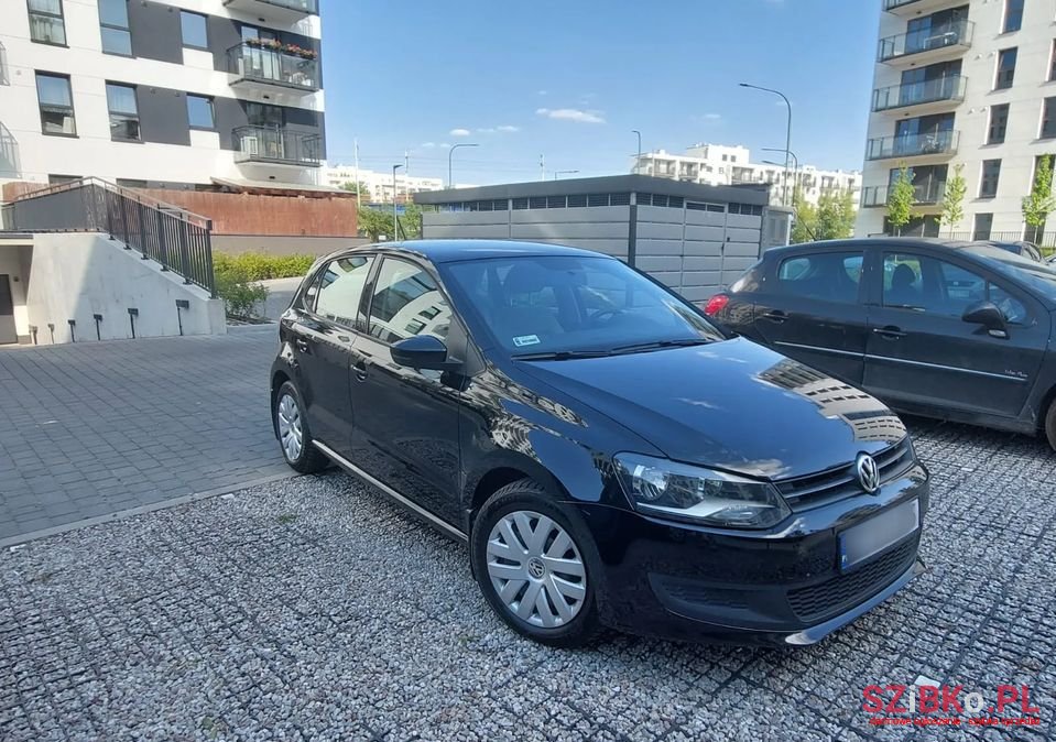 2010' Volkswagen Polo photo #2