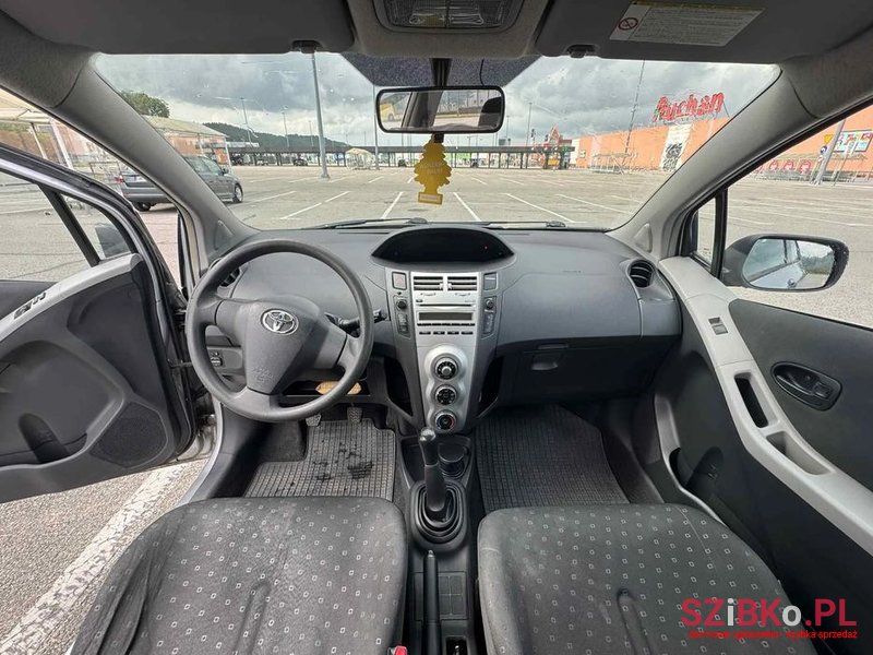 2008' Toyota Yaris photo #6