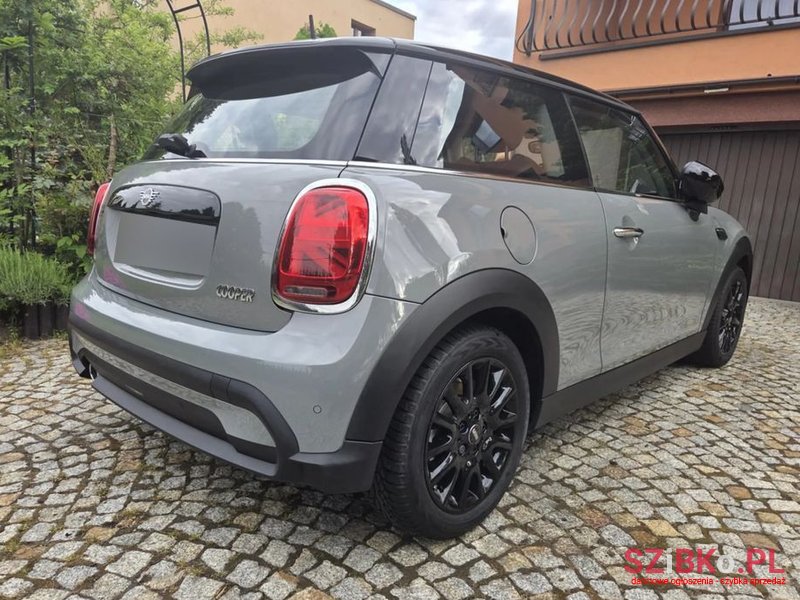 2021' MINI Cooper photo #5