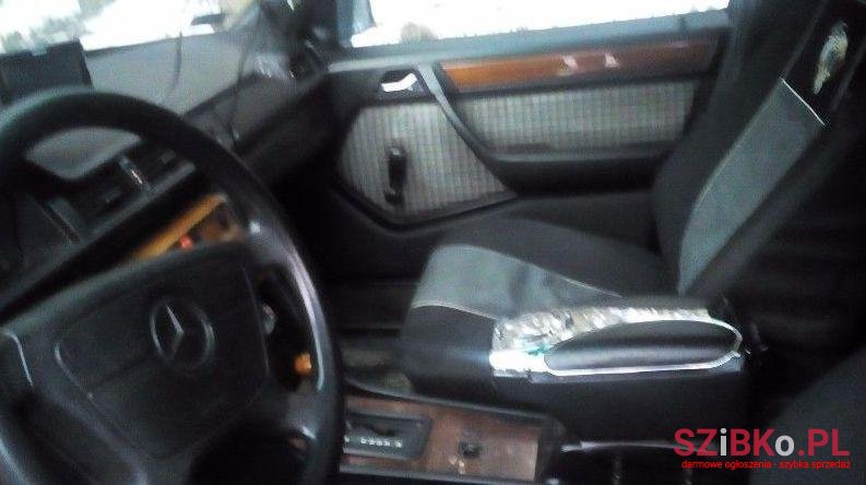 1993' Mercedes-Benz W124 photo #2