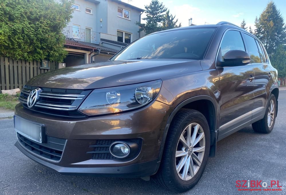 2011' Volkswagen Tiguan photo #3