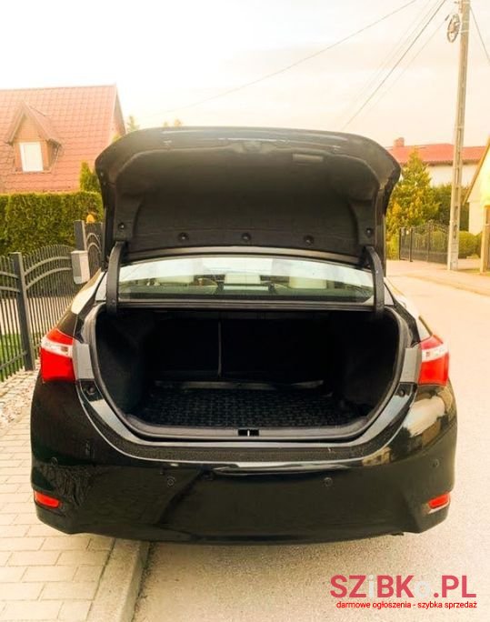 2013' Toyota Corolla photo #2