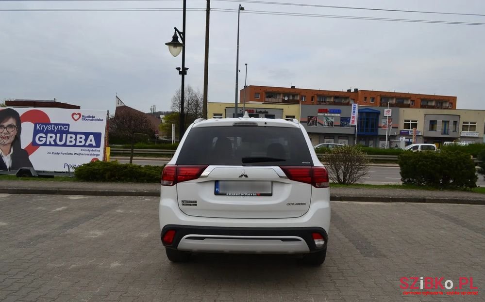 2018' Mitsubishi Outlander photo #5