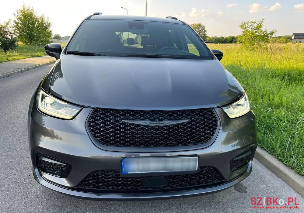 2021' Chrysler Pacifica photo #6