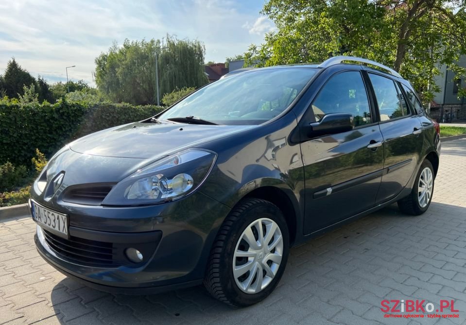 2008' Renault Clio photo #1