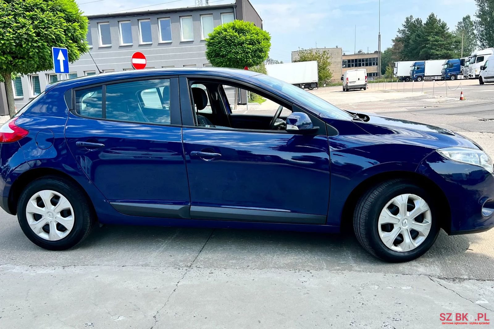 2009' Renault Megane photo #3