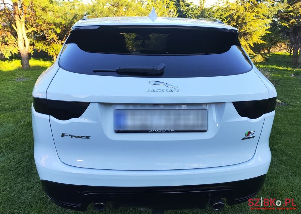 2018' Jaguar F-Pace 3.0 V6 Awd S photo #6