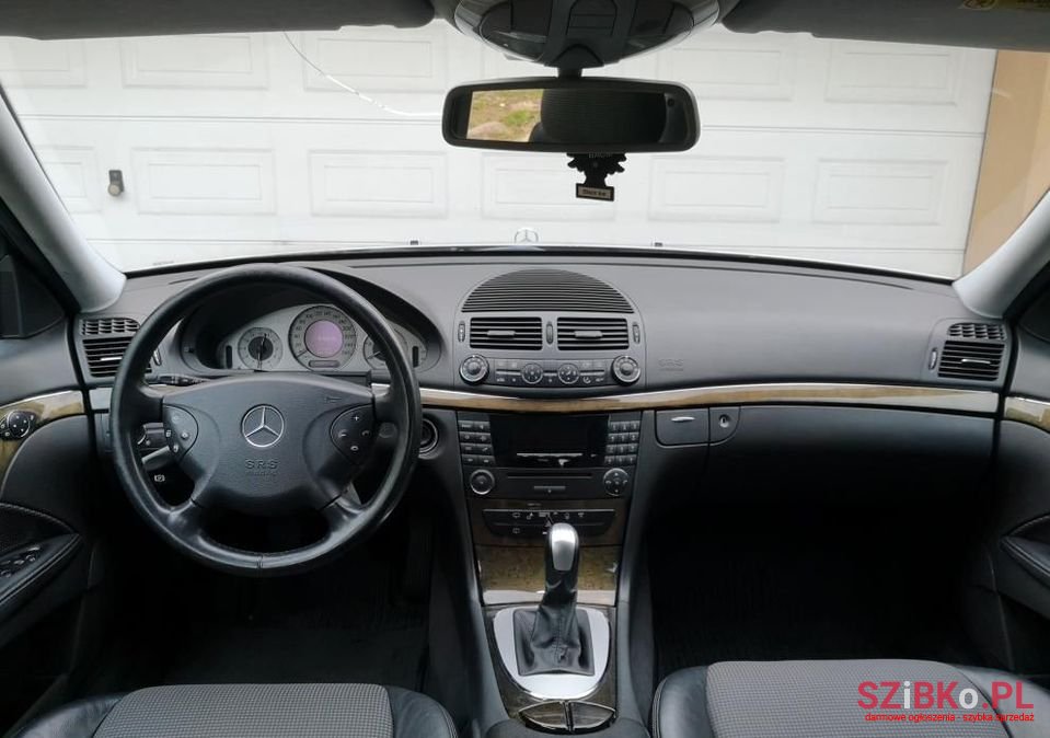 2003' Mercedes-Benz E-Class photo #6