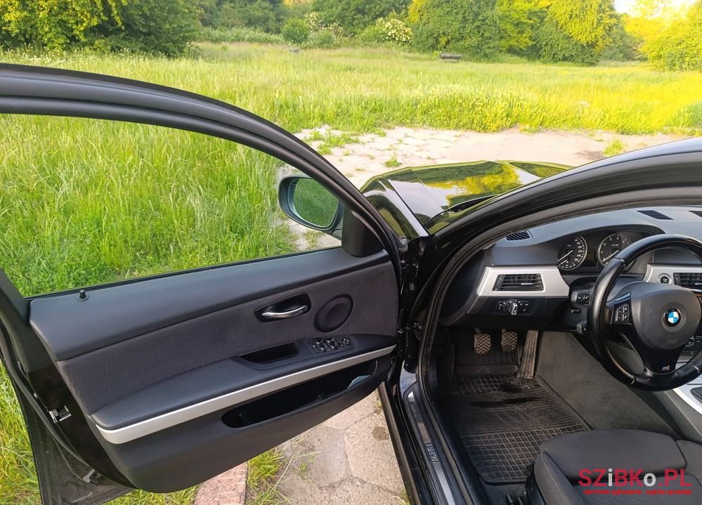 2008' BMW 3 Series 320I photo #6