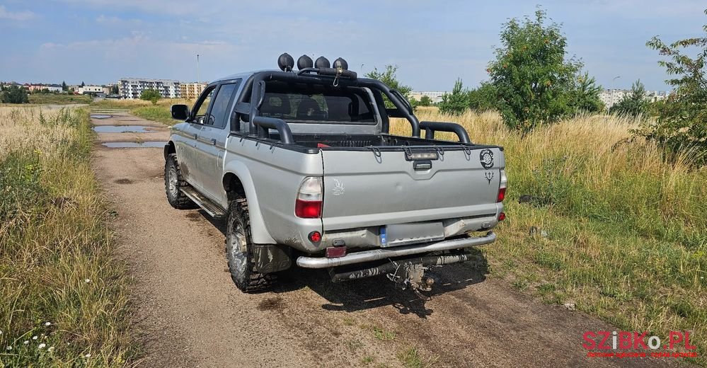 2003' Mitsubishi L200 2.5 Td Intense photo #5