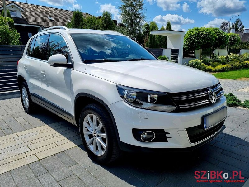 2012' Volkswagen Tiguan photo #2