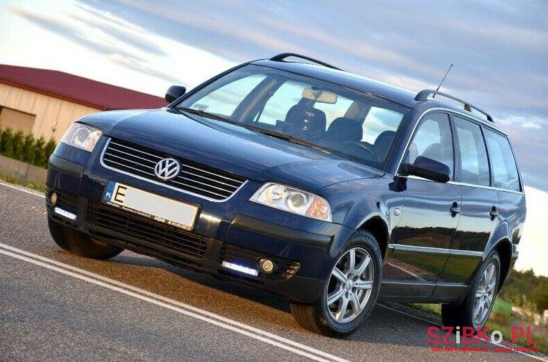 2003' Volkswagen Passat photo #1