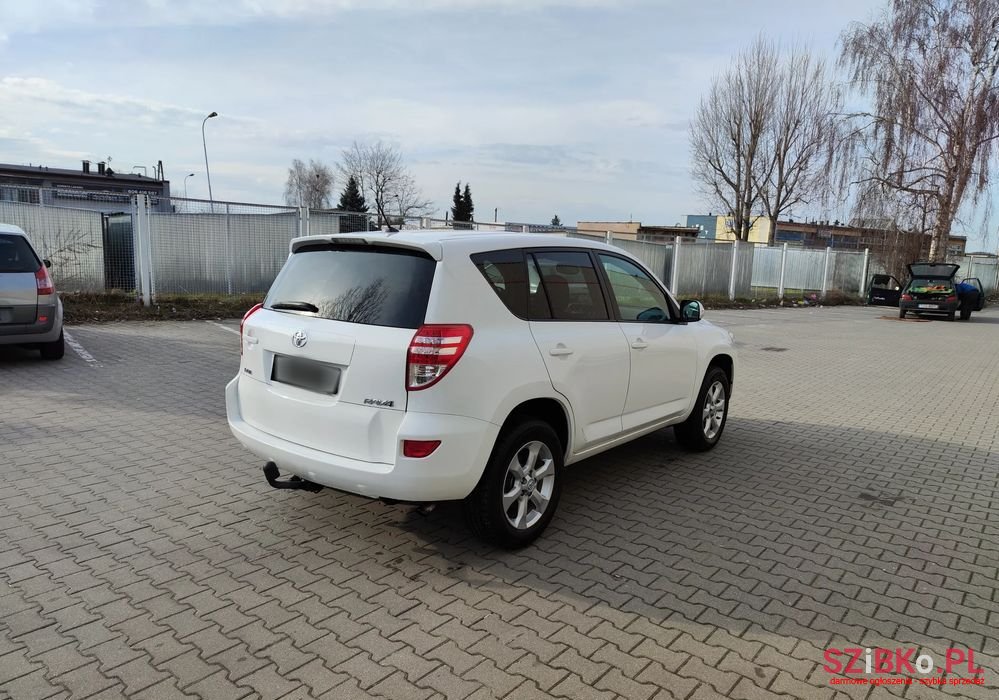 2011' Toyota RAV4 2.0 4X4 Life photo #4