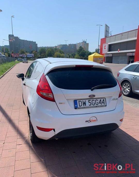 2011' Ford Fiesta photo #4