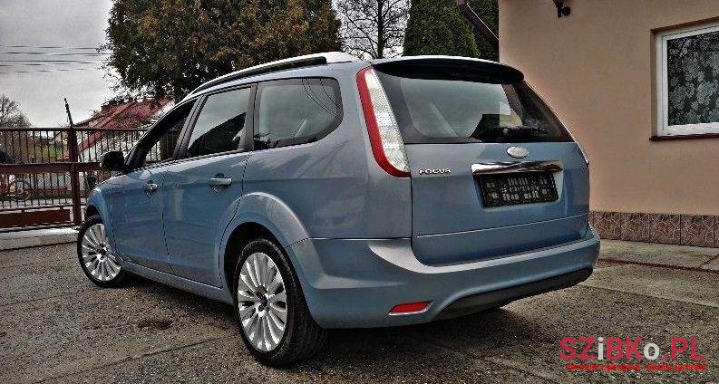 2009' Ford Focus photo #2