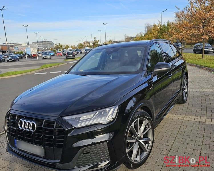 2021' Audi Q7 photo #2