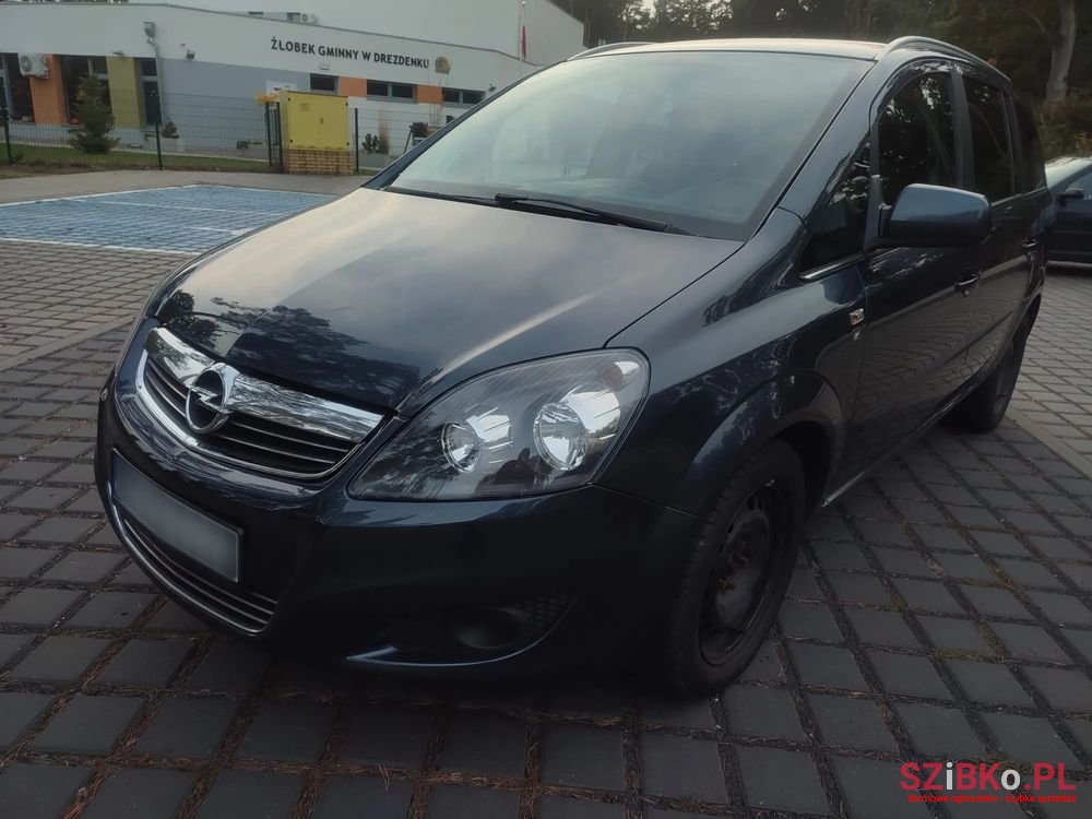 2010' Opel Zafira photo #3