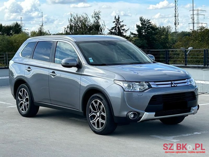 2015' Mitsubishi Outlander photo #1