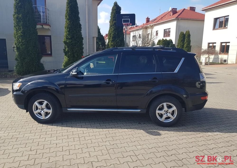 2012' Mitsubishi Outlander photo #1