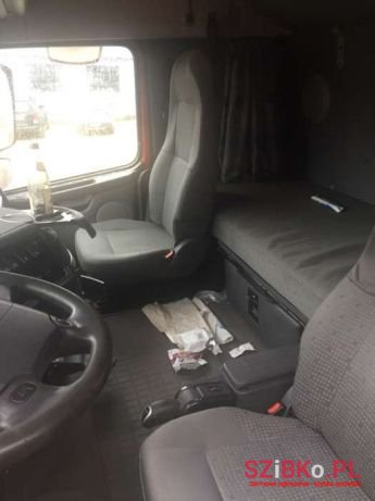 2005' Volvo FH12 photo #2