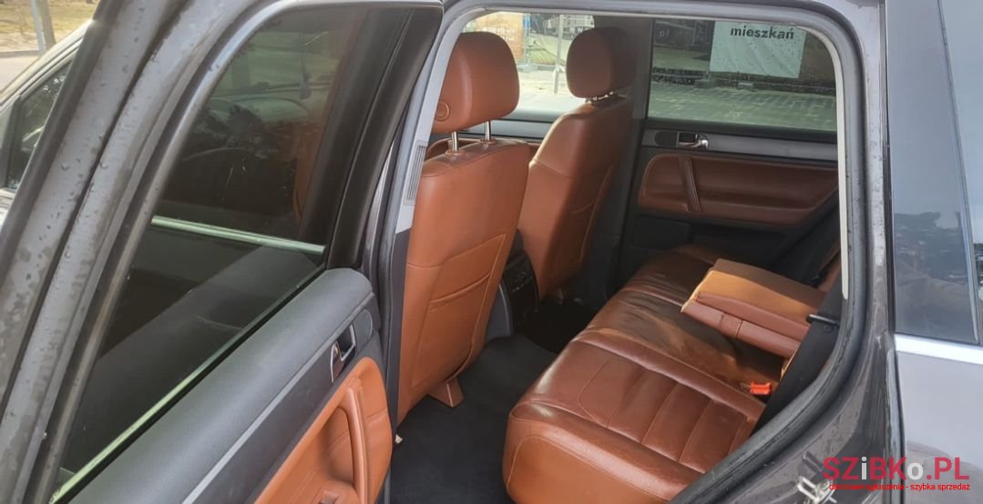 2008' Volkswagen Touareg photo #6