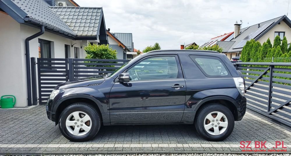 2011' Suzuki Grand Vitara photo #2