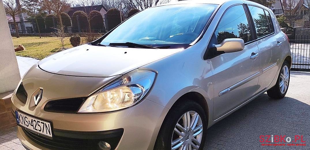 2006' Renault Clio photo #1