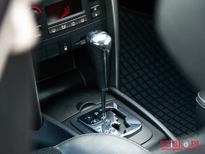 2011' Peugeot 207 1.6 Active photo #6