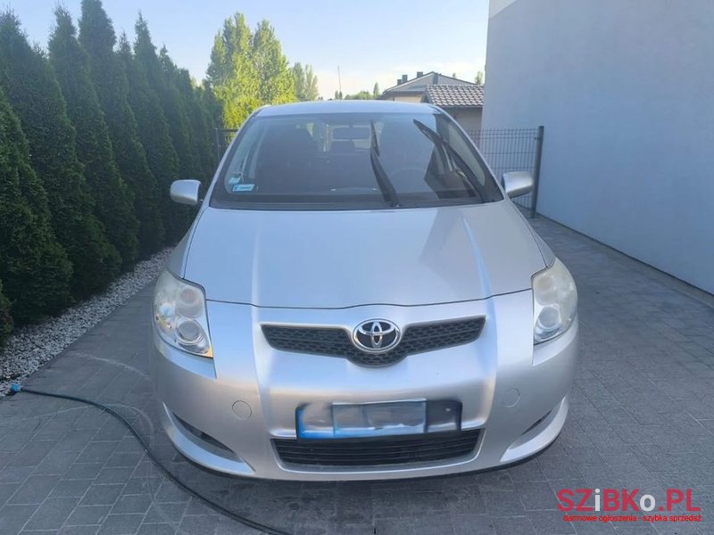 2009' Toyota Auris 2.0 D-4D photo #1