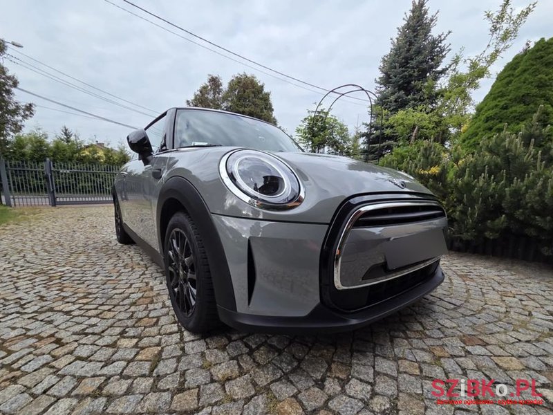 2021' MINI Cooper photo #2