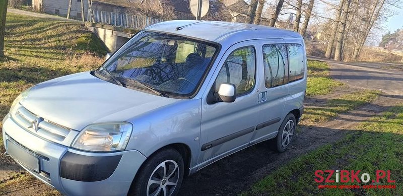 2004' Citroen Berlingo Ii 1.6I Prestige photo #1