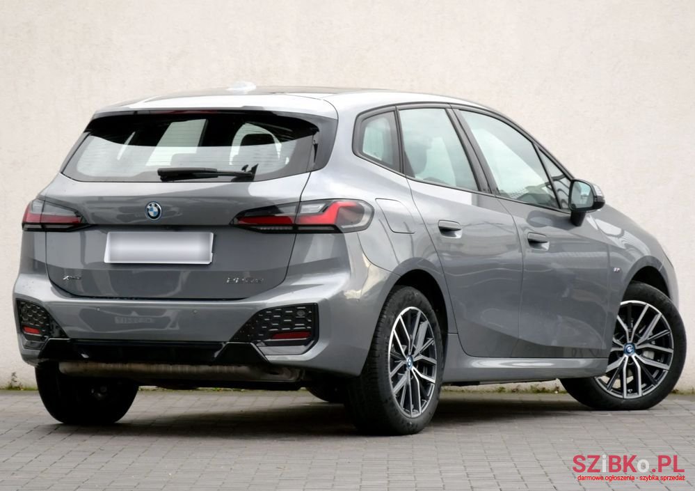 2023' BMW 2 Series photo #2