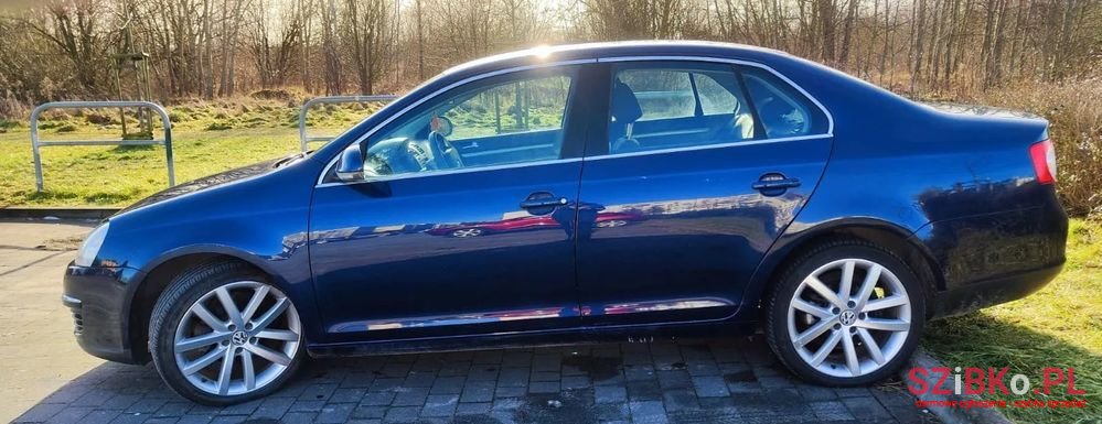 2006' Volkswagen Jetta 1.6 Comfortline photo #3