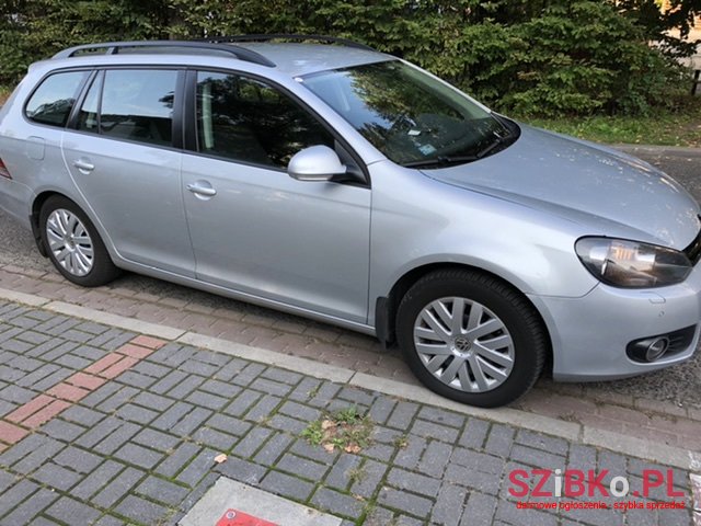 2011' Volkswagen Golf VI 1.6TDI photo #4