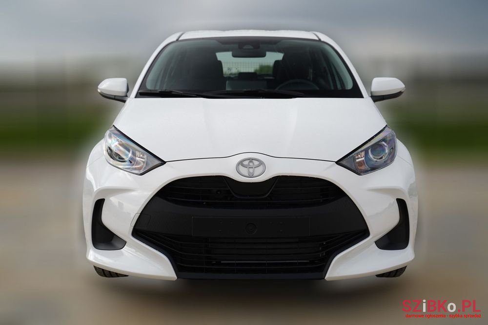2024' Toyota Yaris 1.5 Active photo #1