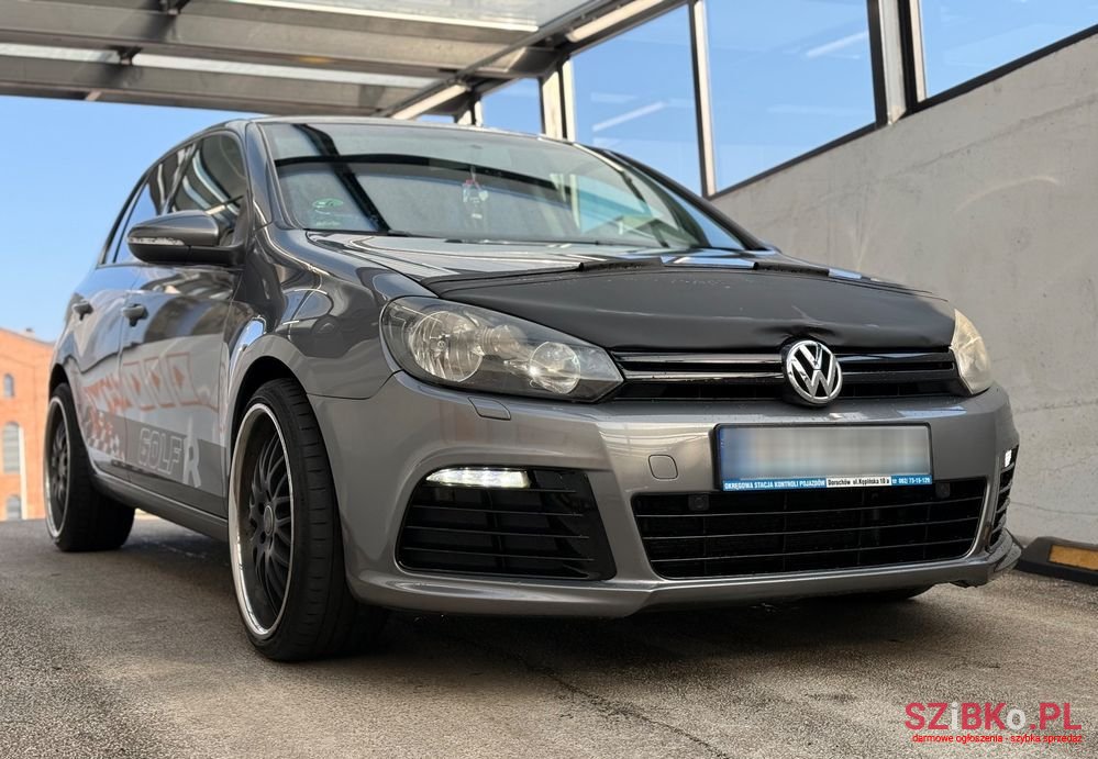 2010' Volkswagen Golf photo #1