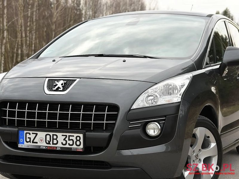 2012' Peugeot 3008 photo #1