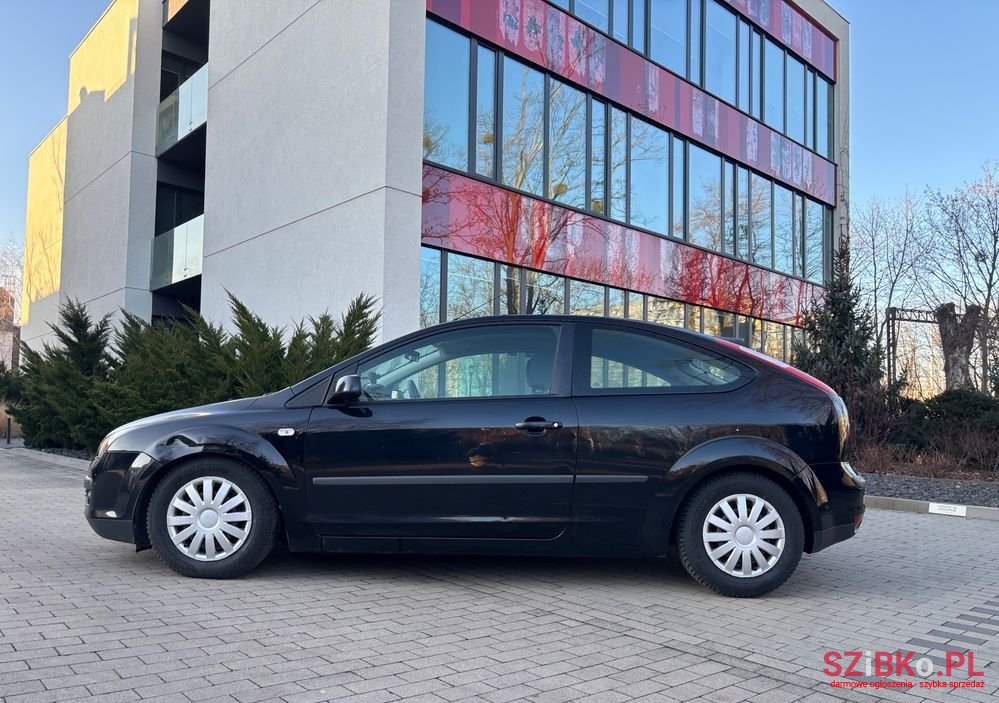 2005' Ford Focus 1.8 Trend photo #2