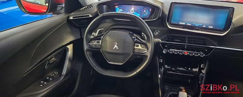 2020' Peugeot 2008 photo #6